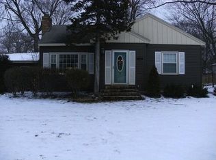 3555 Hamilton Ave, Deephaven, MN 55391