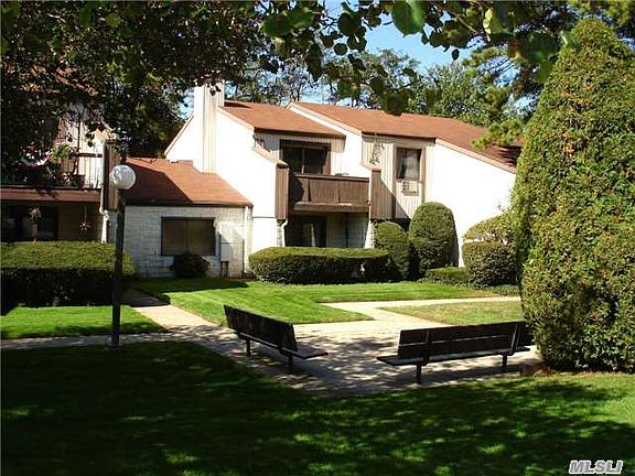 3rd image of 25 Richmond Blvd Unit 3A