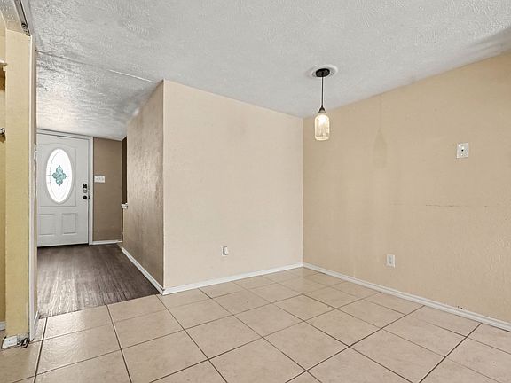 4th image of 508 Pinyon Pl