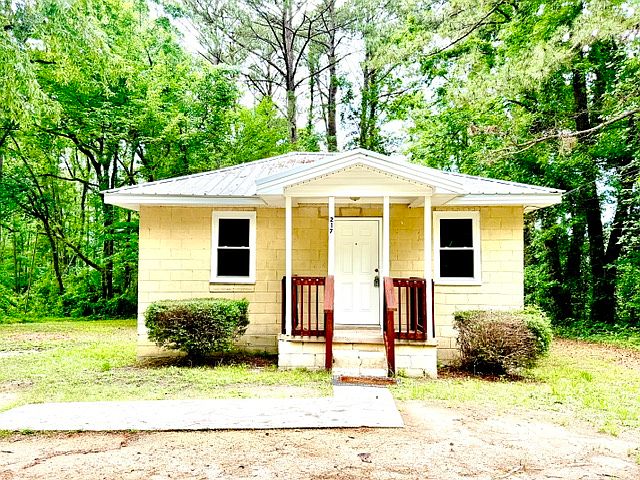 1st image of 217 Sharpe Rd