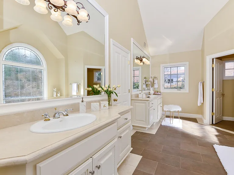 768 Forest Green Dr — Photo 18