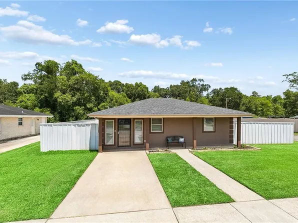 2328 Reunion Dr, Violet, LA 70092
