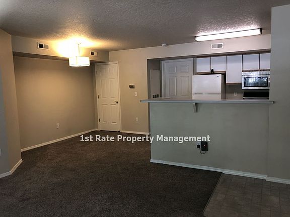 5th image of 680 N Avenue H Ave #103