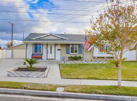3rd image of 7594 El Ferrol Way