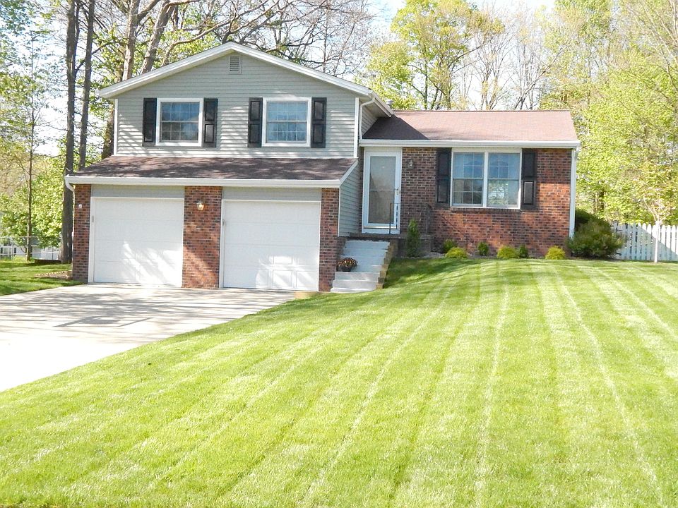 1st image of 1605 Woodland Ct