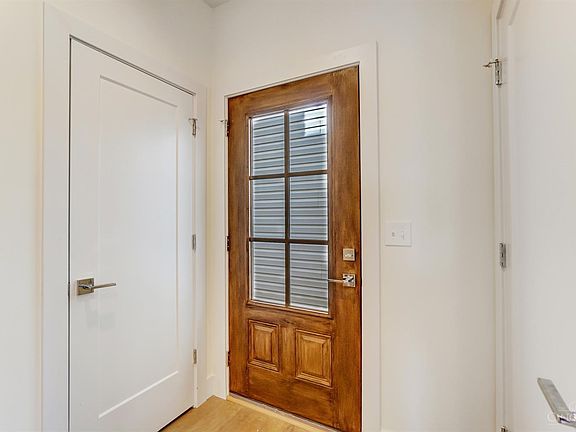 5th image of 3035 Cinnamon St