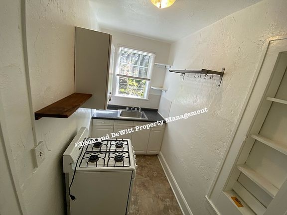 5th image of 456 13th Ave NE #4