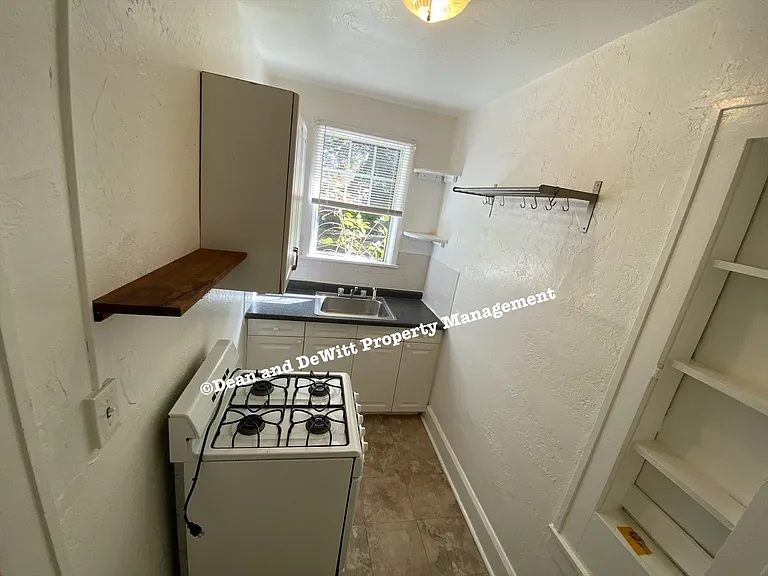 456 13th Ave NE #4 — Photo 5