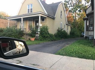 1805 Washington St, Waukegan, IL 60085
