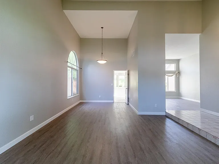 26051 Reynolds St — Photo 6
