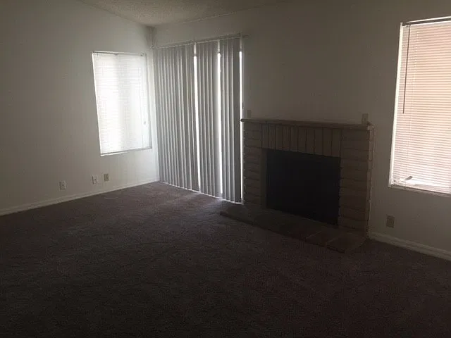 Gorgeous 3 bed/2 bath home with fresh paint and new carpet in Northwest Las Vegas! — Photo 2