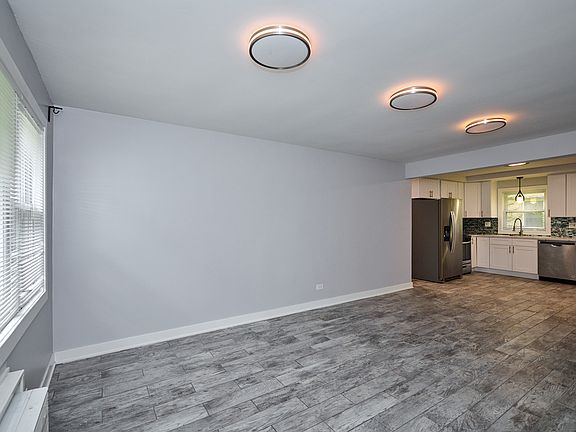 3rd image of 1606 W Chase Ave APT 1B