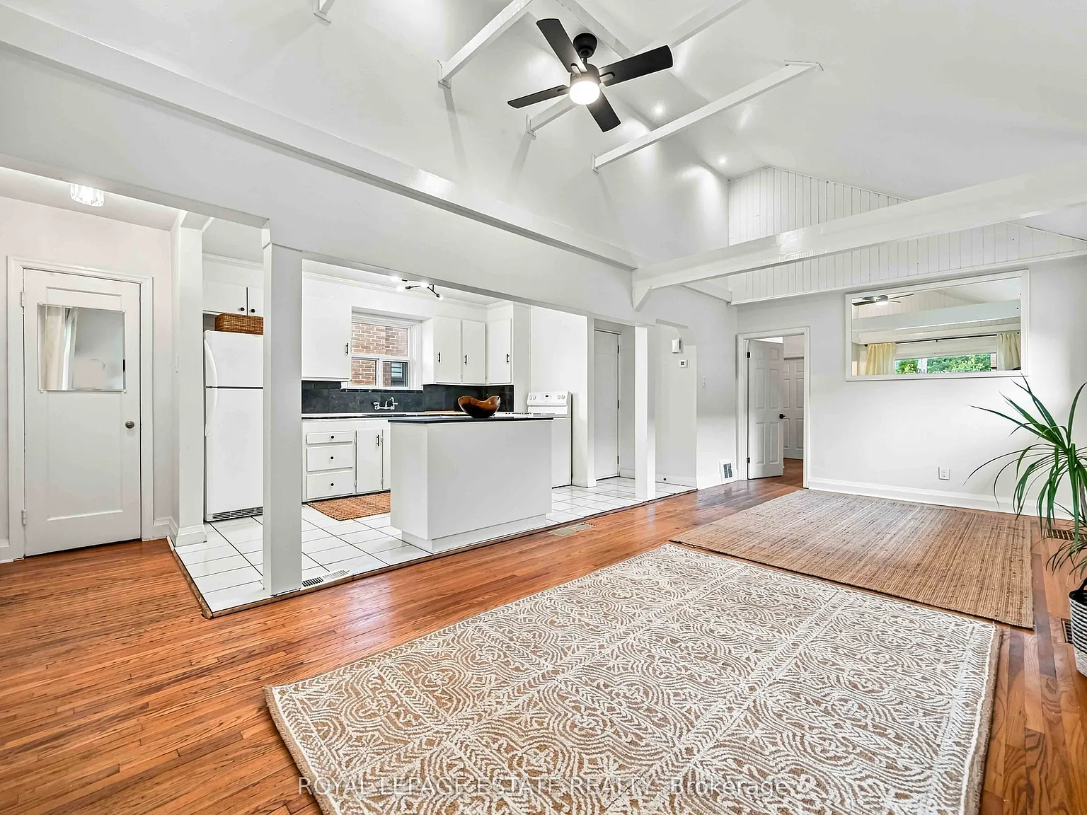 3 bed, $3,200 — Photo 4