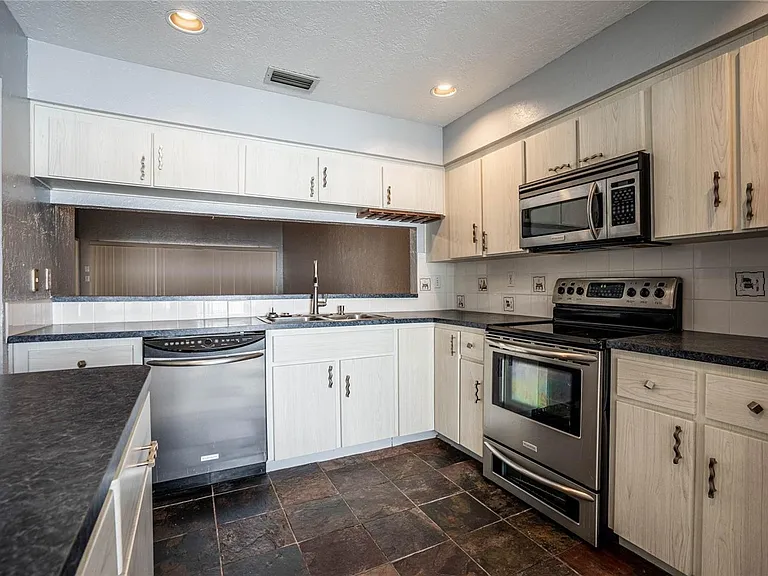 8 Huntley Ct #8 — Photo 4