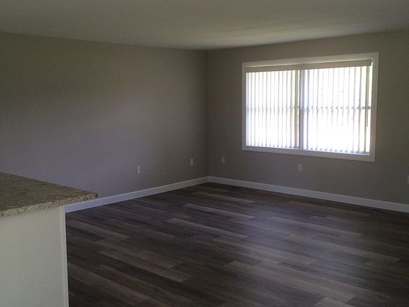 5th image of 20524 Edgewood Dr