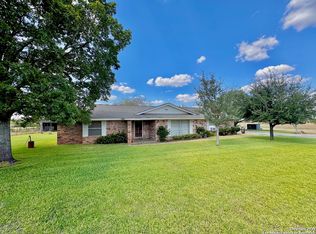 220 Plestex Ave, Pleasanton, TX 78064