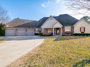 1402 W Blakey St, Springfield, MO 65801