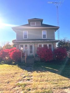 207 South St, Lena, IL, 61048