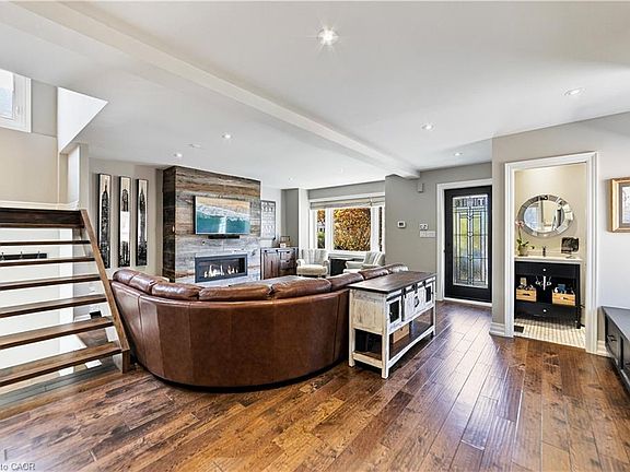 4th image of 58 Uplands Ave