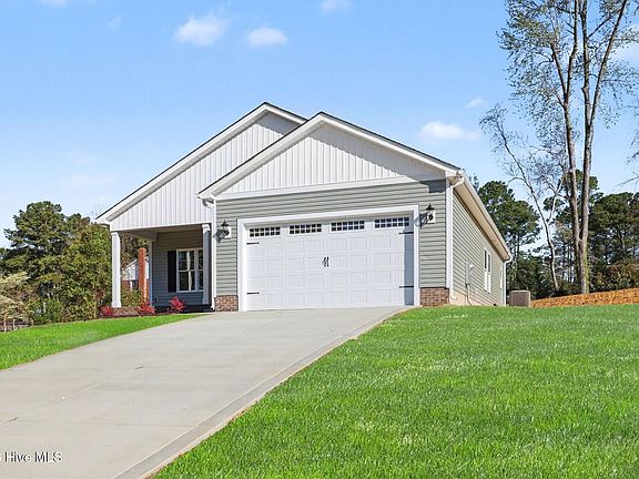 2nd image of 1711 Elizabeth Drive