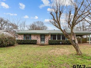 1406 S Sycamore St, Palestine, TX 75801