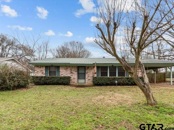 1406 S Sycamore St, Palestine, TX 75801