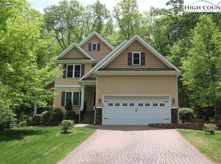 119 Laurel Ln, Jefferson, NC 28640