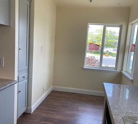 5th image of 3382 E Brown Ave