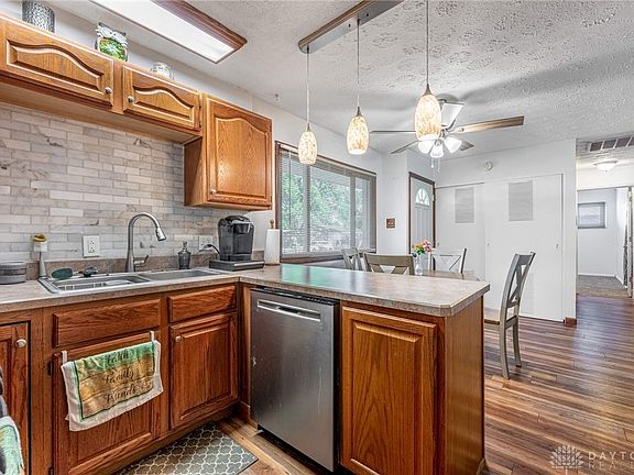 5th image of 420 Pardee Pl