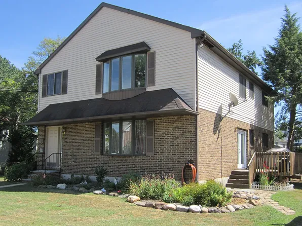 218 Pontiac St #2, Essington, PA 19029