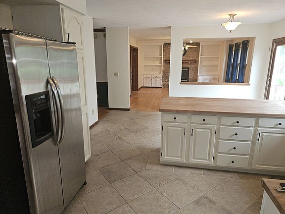4th image of 52081 Glen Arbor Ct