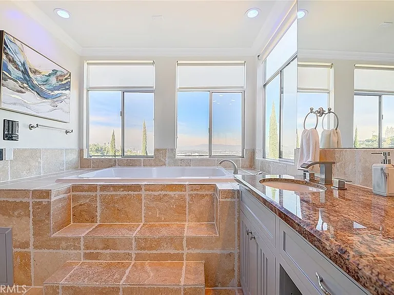 3952 Oakfield Dr — Photo 23