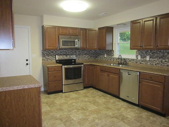 2nd image of 4808 Cordelia Ln