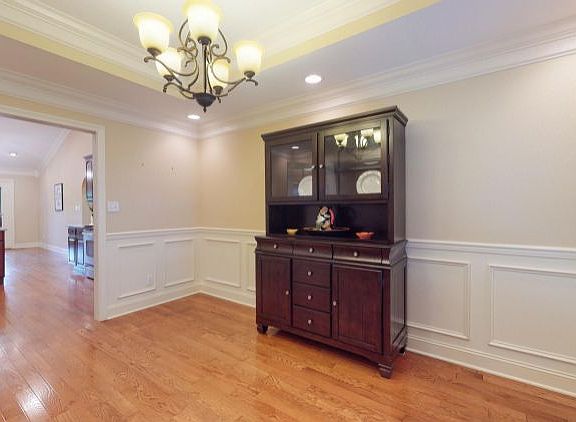 4th image of 5572 Meadow Wells Dr