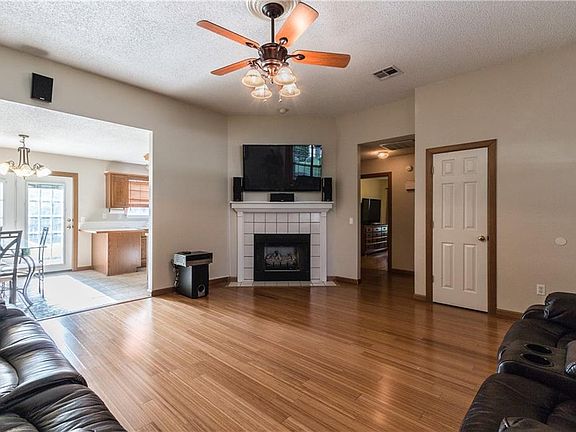4th image of 1515 SE Audry Ln