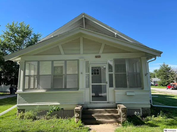 2104 Washington St, Blair, NE 68008