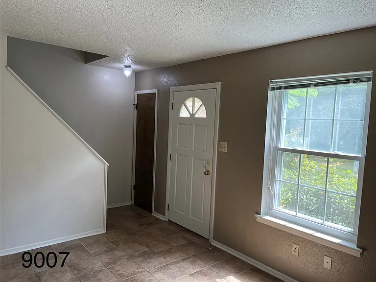 9007 Clusters Dr — Photo 9