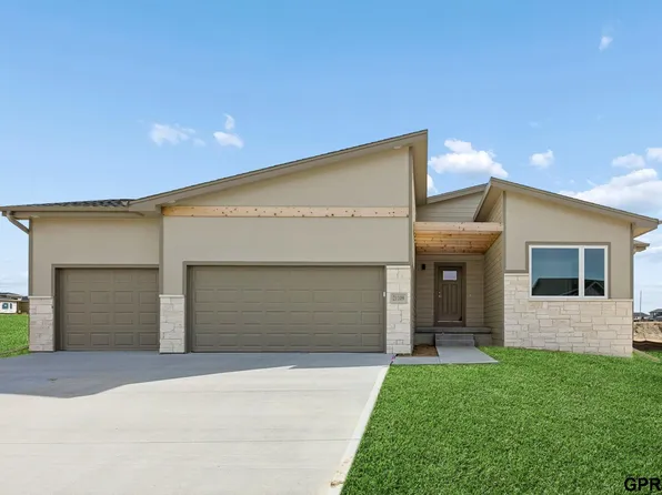 21109 Jessie Ave, Elkhorn, NE 68022