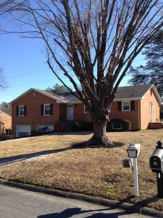 1st image of 4834 Glenbrook Dr
