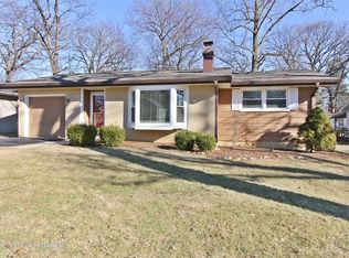615 N Lake St, Grayslake, IL 60030