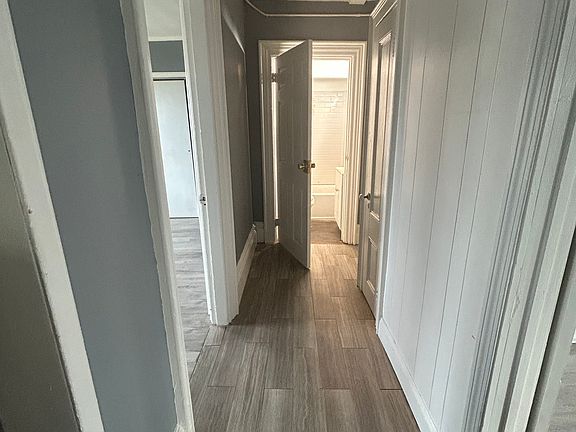 3rd image of 1621 Smith St APT 5