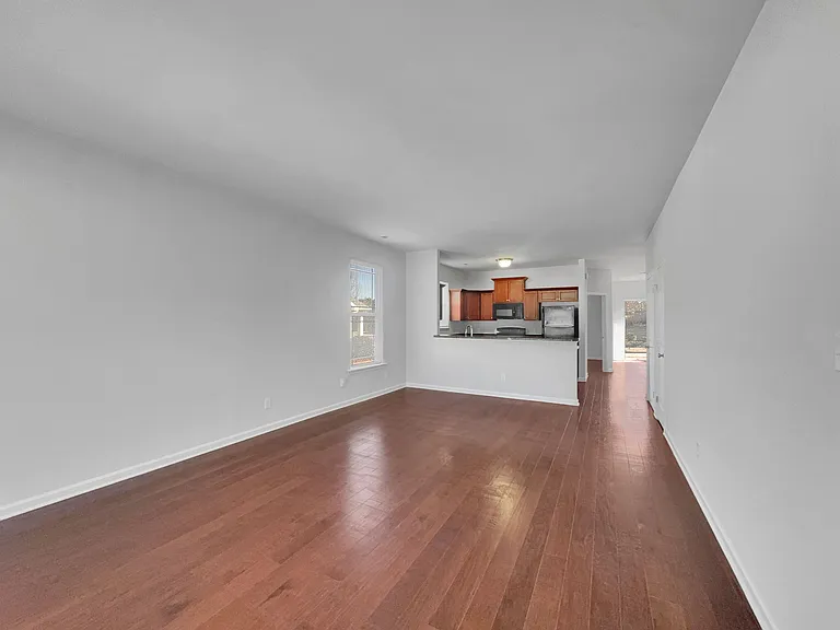 411 Promenade Dr SW — Photo 4