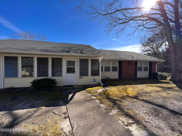 221B Buckingham Court, Lakewood, NJ 08701