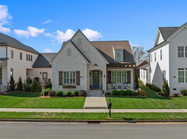 813 Commons Ln, Bowling Green, KY 42103