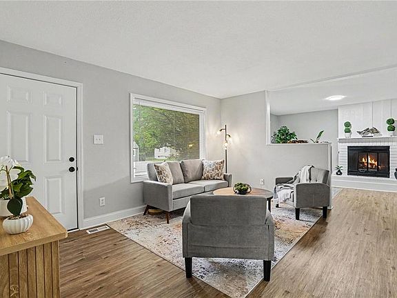 5th image of 15407 White Ave