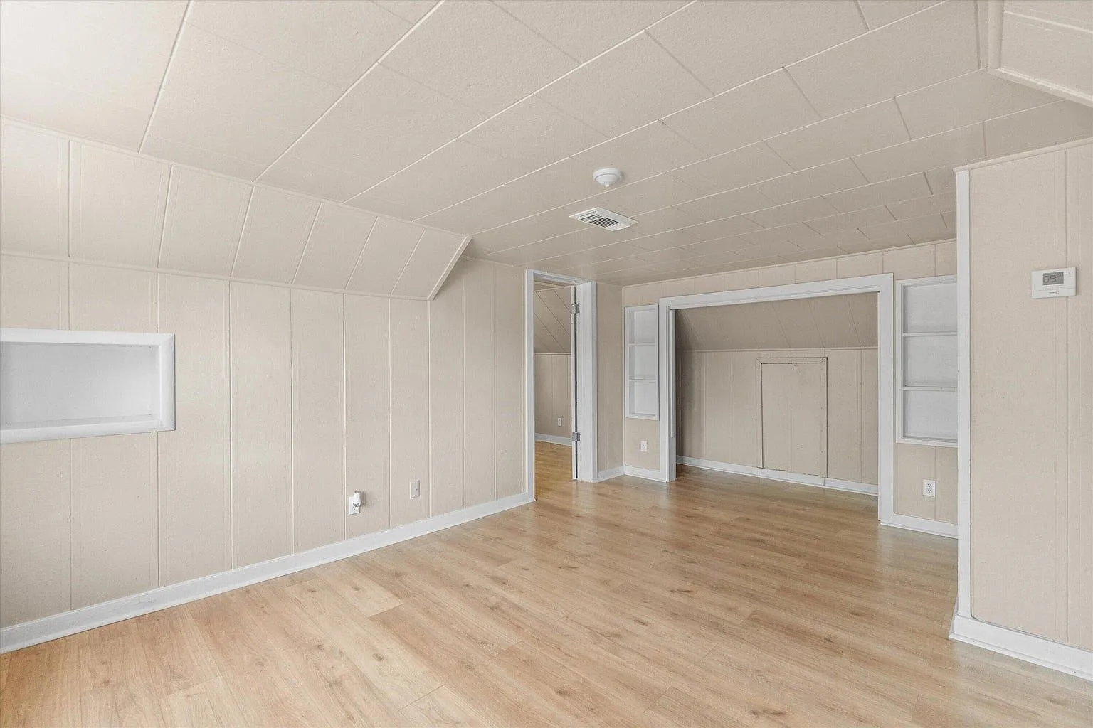 2 bed, 1.0 bath, $895 — Photo 4