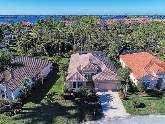 2nd image of 13320 Golf Pointe Dr