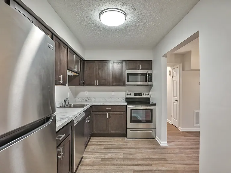 Adams Station Apartments — Photo 17