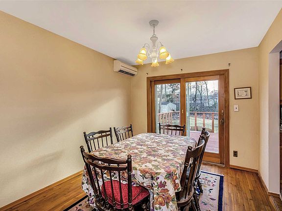 3rd image of 182 Country Village Ln