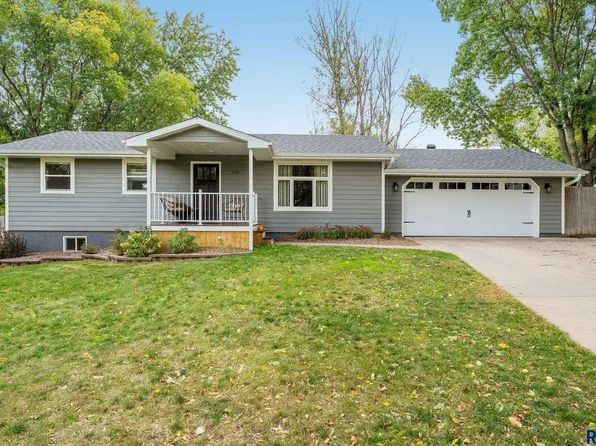 210 Douglas Blvd, Baltic, SD 57003